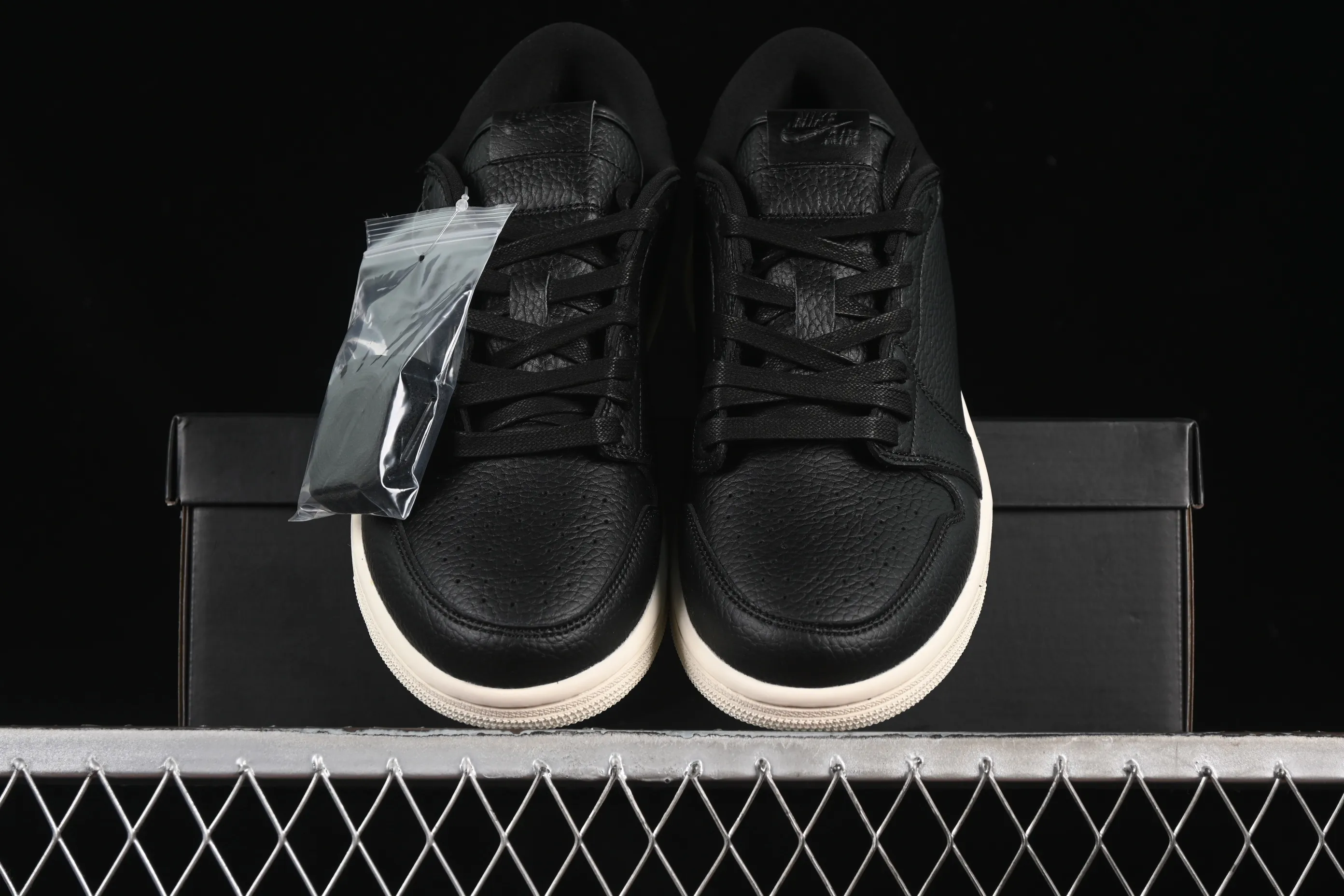 All categories Air Jordan Jordan series basketball shoes Air Jordan 1 Low Air Jordan 1 Low "Black Sail" AJ1 Joe 1 solid color low-top retro culture basketball shoes 848775-005